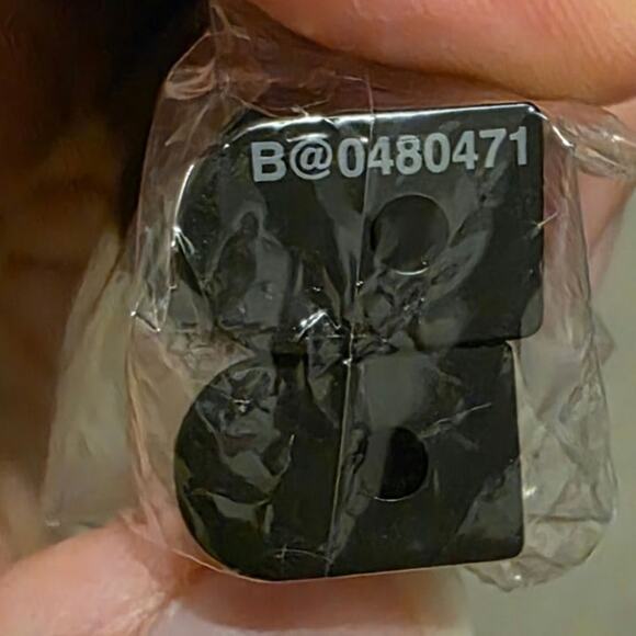 Bearbrick 100% Basic B Black Figure Series 47 Medicom Toy New Sealed Collectible - Picture 3 of 3